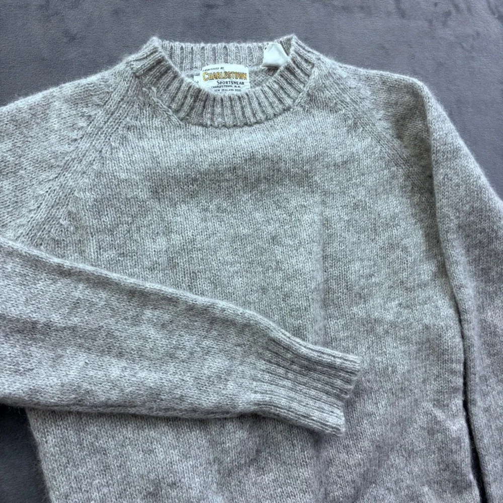 Charlestown Sportswear Grey Wool Blend Crewneck Raglan Sweater Size 36 Vintage
